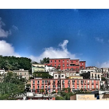 O'sapunariello-skyline * Napels